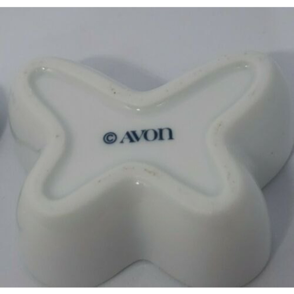 Avon Vintage - 1974 Avon Butterfly Fantasy White porcelain trinket box - Picture 3 of 5